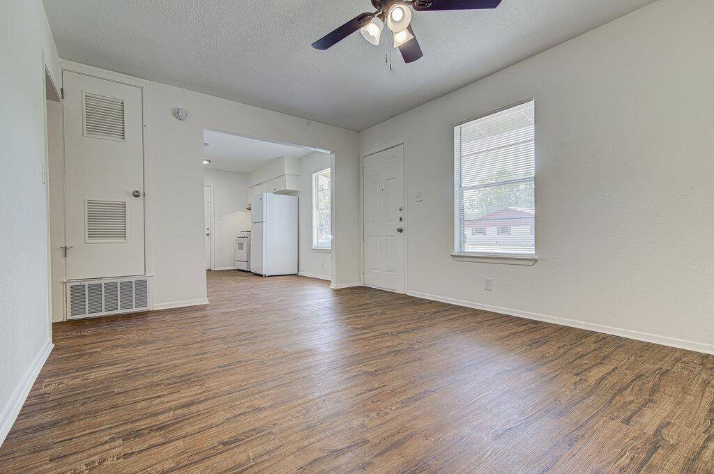5006 Brighton RD #B, Austin, TX 78745