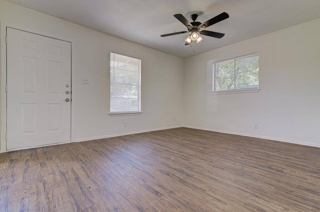 5006 Brighton RD #B, Austin, TX 78745