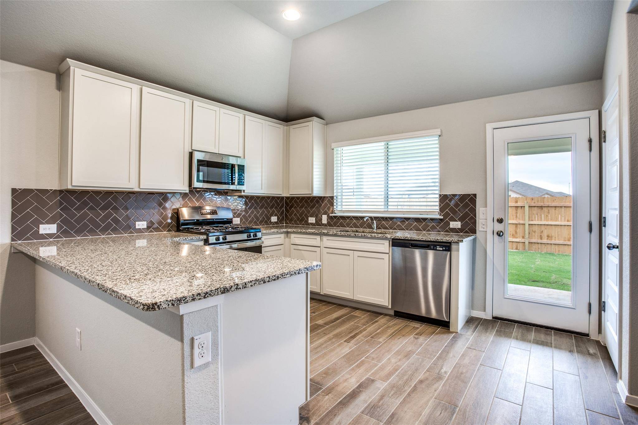 225 Trailside LN, Bastrop, TX 78602