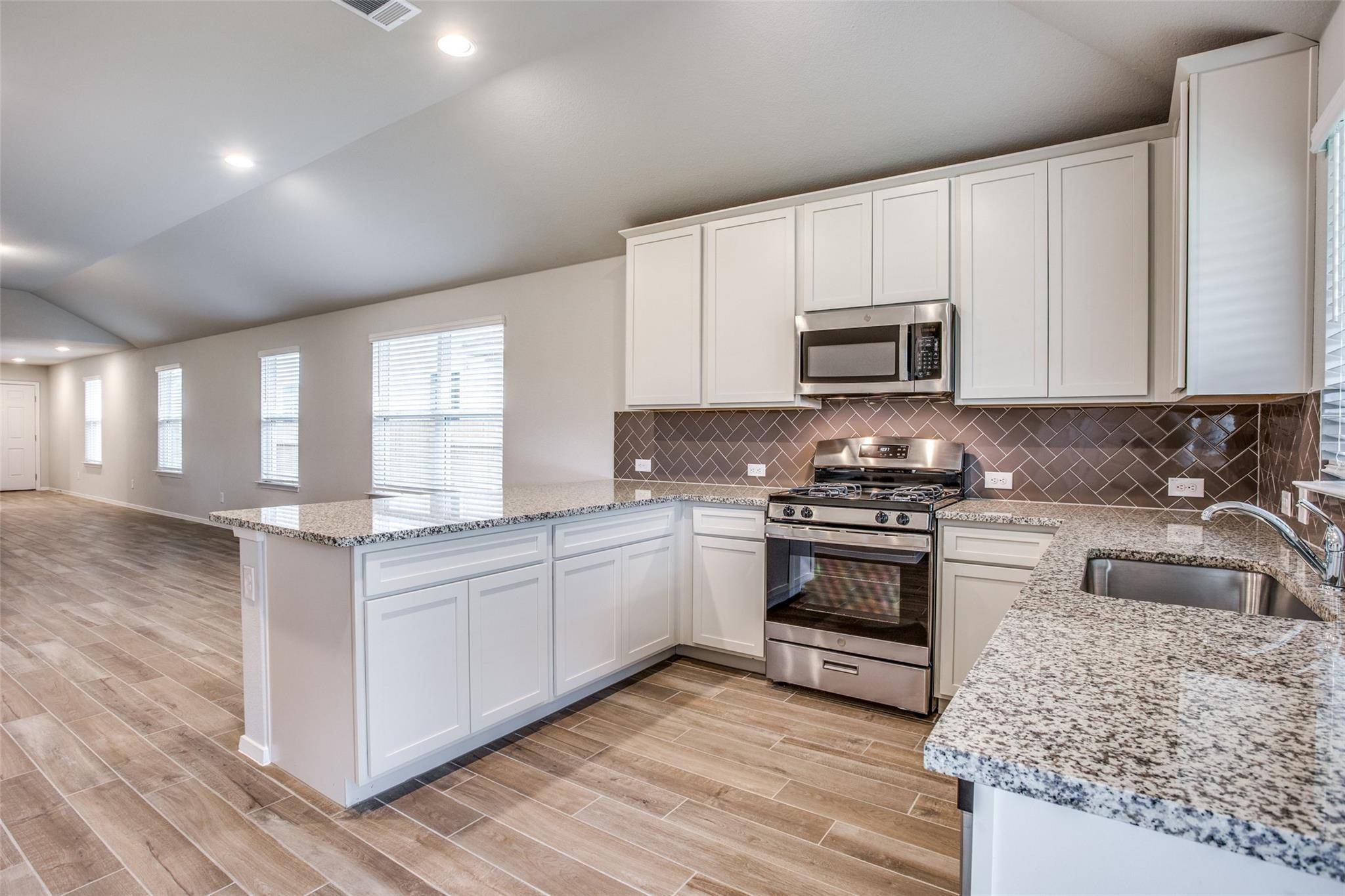 225 Trailside LN, Bastrop, TX 78602