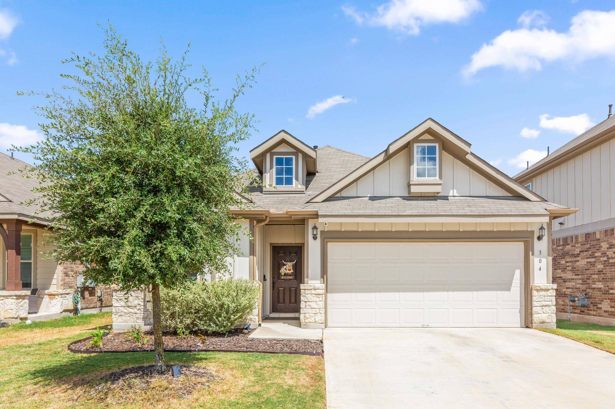 304 Sweetleaf DR, Buda, TX 78610