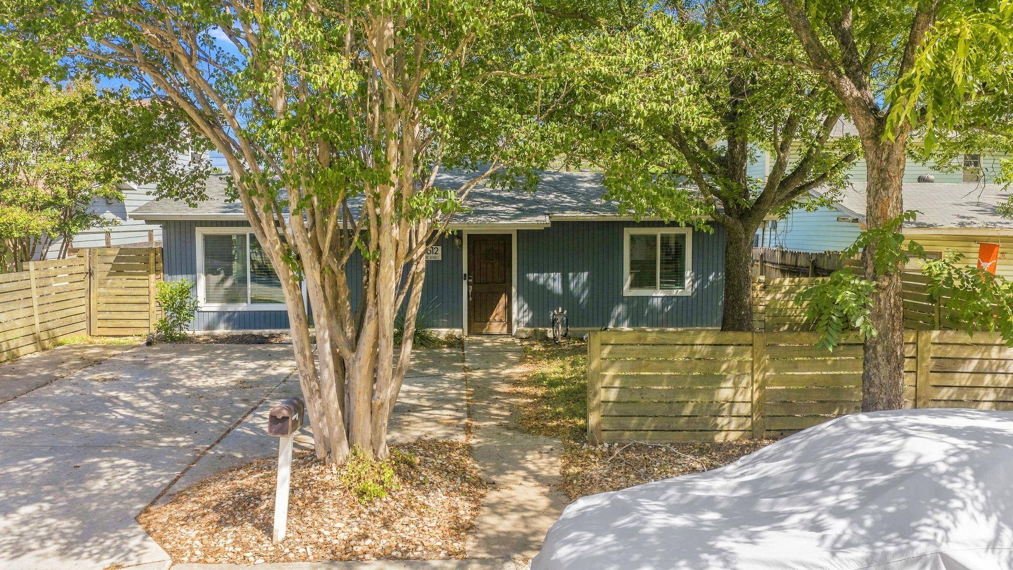 6612 Cruz ST, Austin, TX 78741