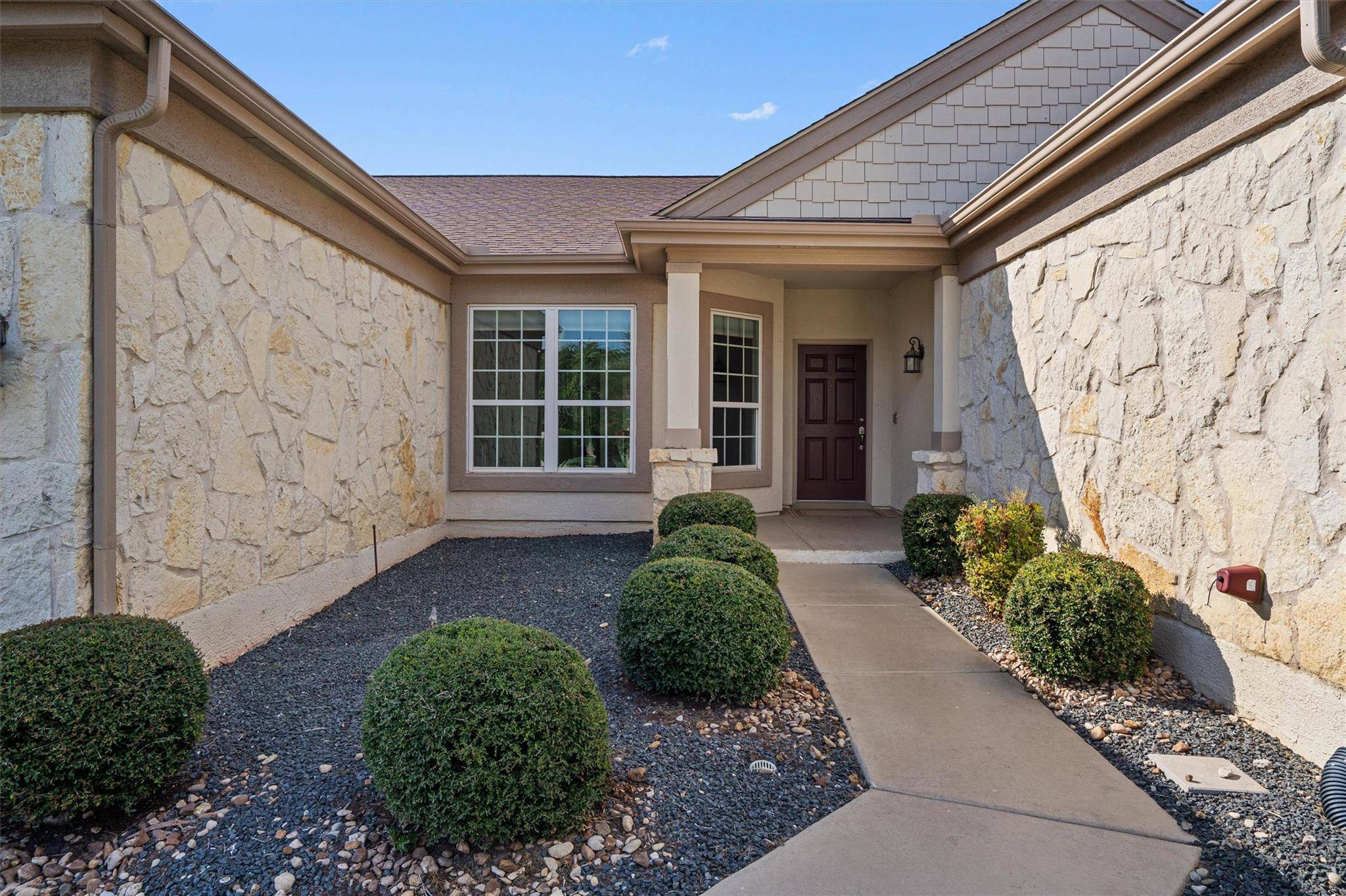 302 Armstrong DR, Georgetown, TX 78633
