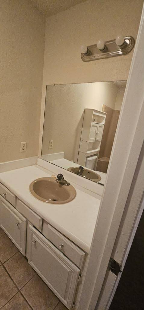 102 Falcon LN #1, Horseshoe Bay, TX 78657