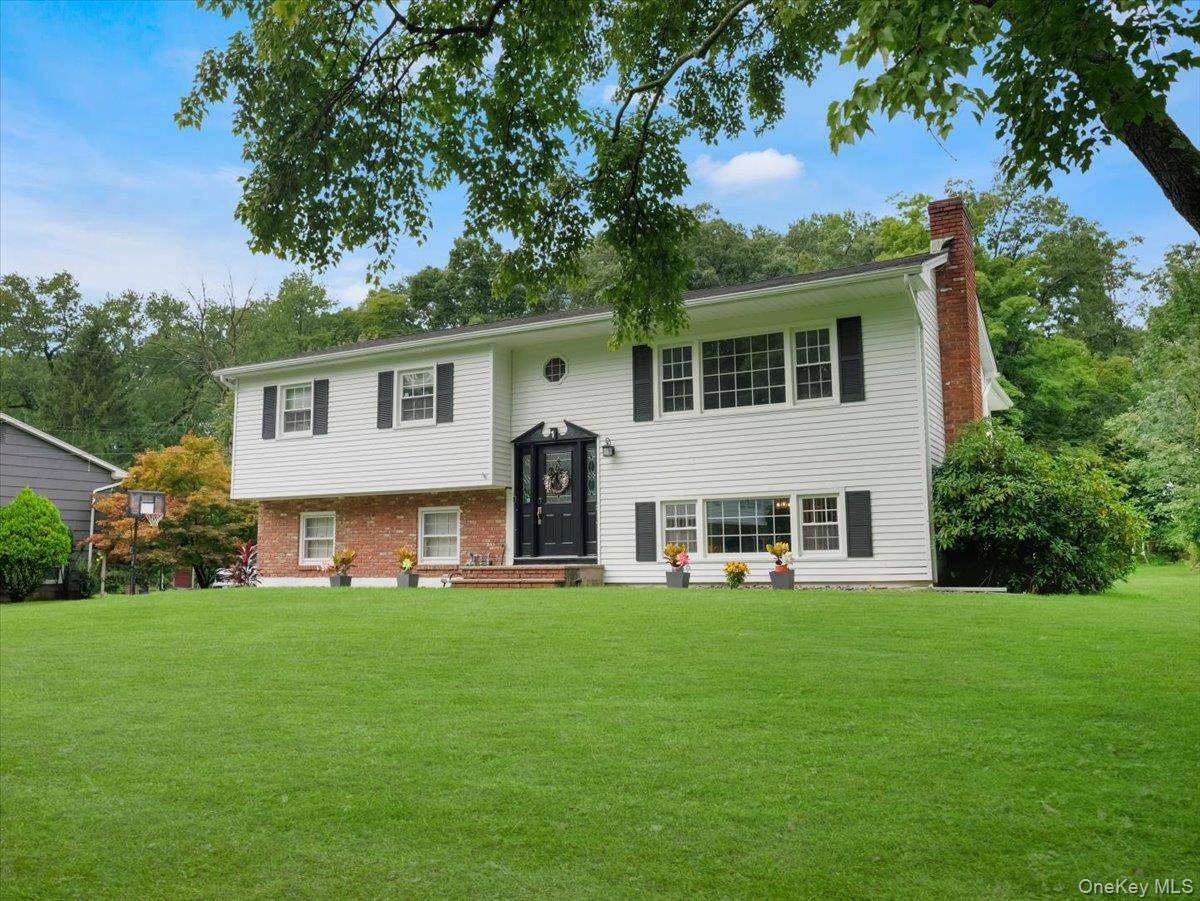 1 S Park LN, Nanuet, NY 10954