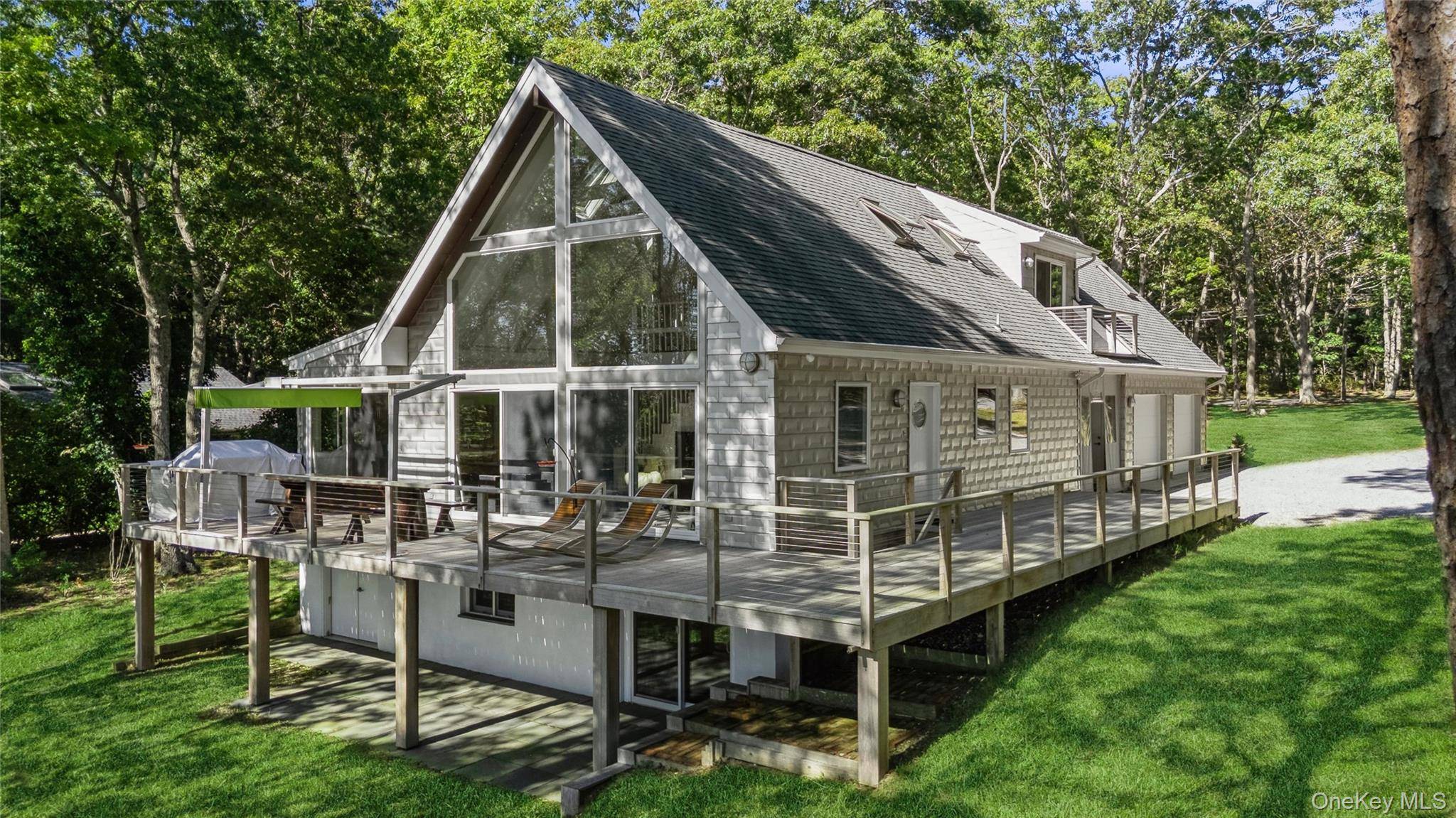 142 Little Fresh Pond RD, Southampton, NY 11968