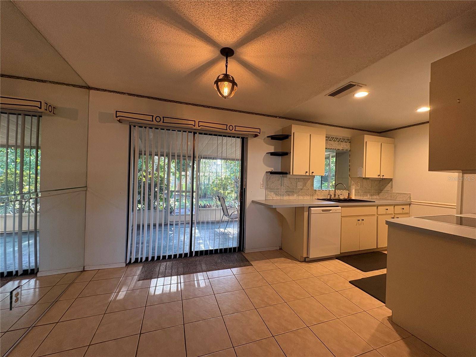 3925 ALLAN PL, Sarasota, FL 34241