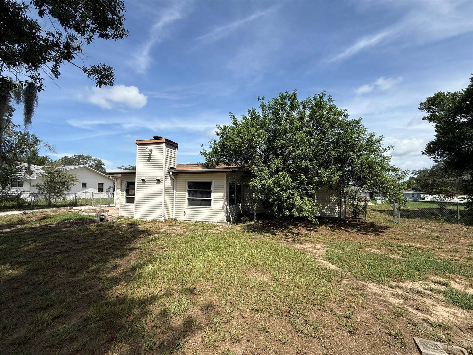 2024 BEL OMBRE CIR, Lake Wales, FL 33898