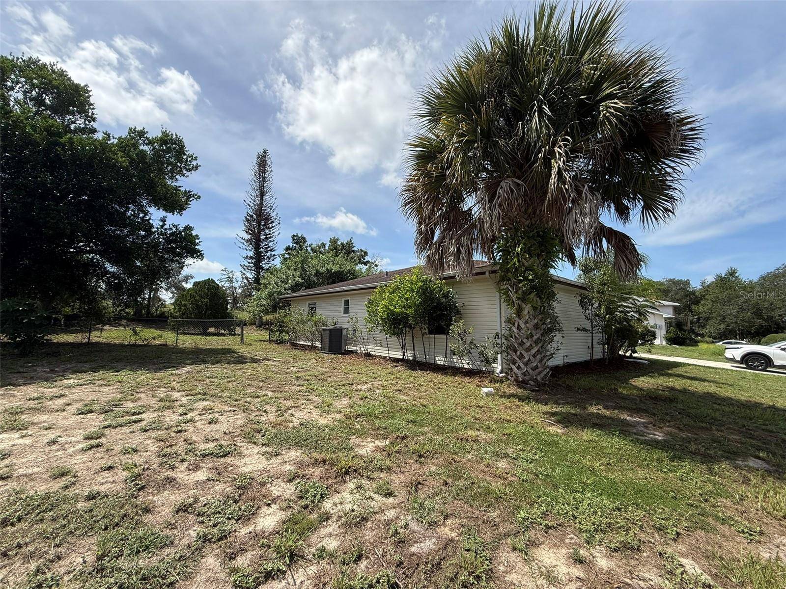2024 BEL OMBRE CIR, Lake Wales, FL 33898
