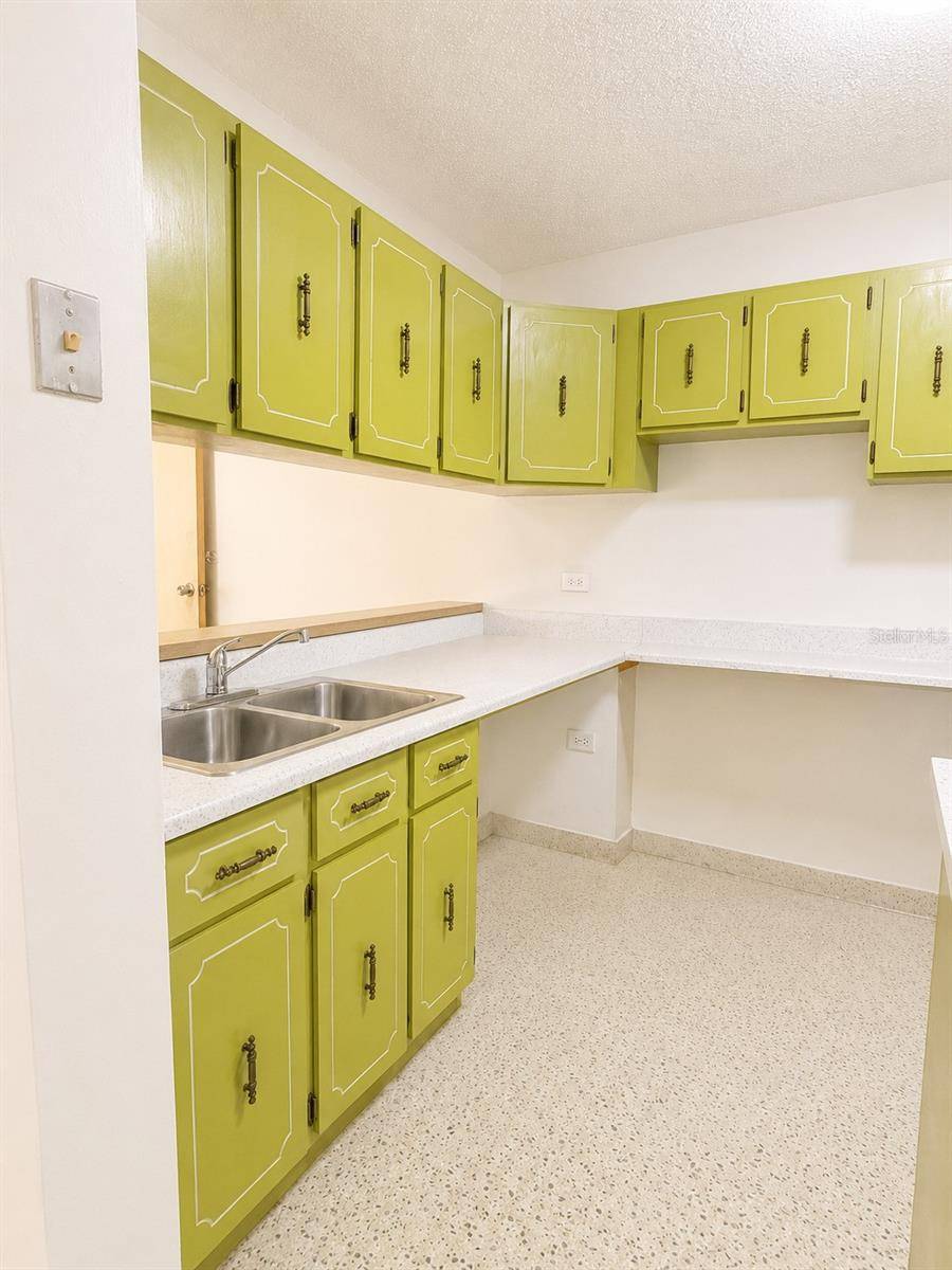 Cond. Laguna Gardens 2 AVE LAGUNA #7A, Carolina, PR 00979