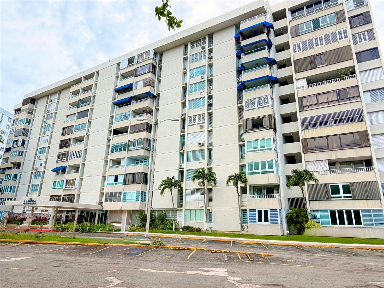 Cond. Laguna Gardens 2 AVE LAGUNA #7A, Carolina, PR 00979