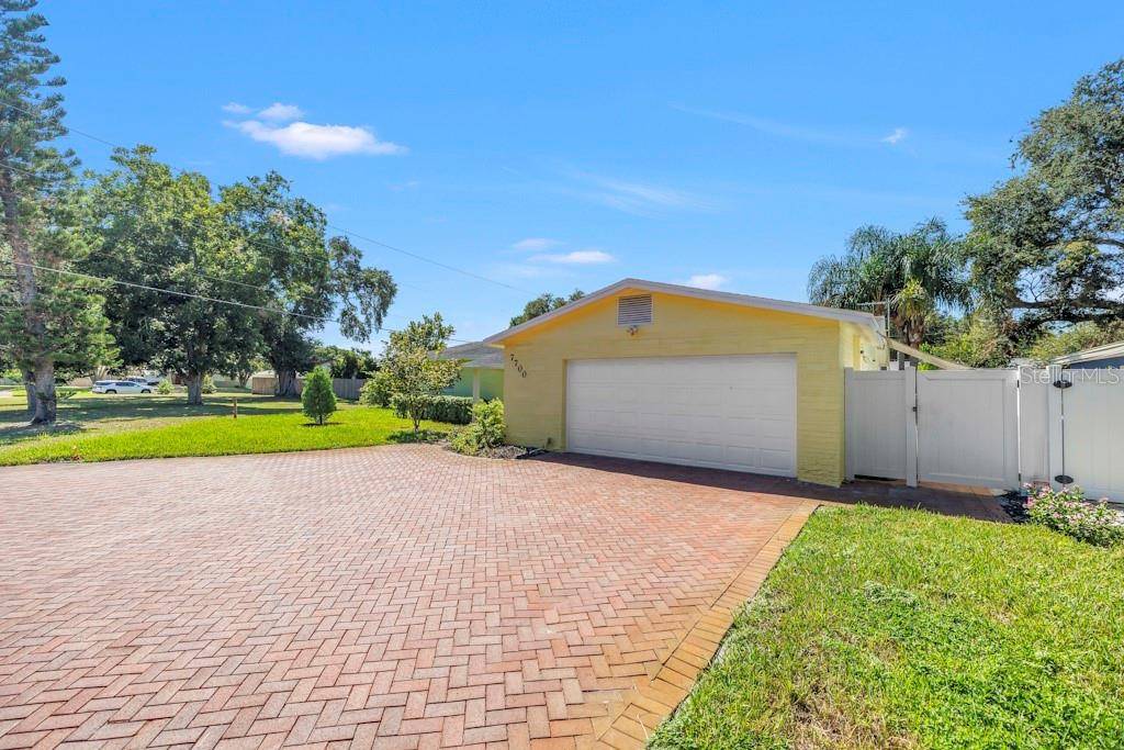 7700 22ND AVE N, St Petersburg, FL 33710