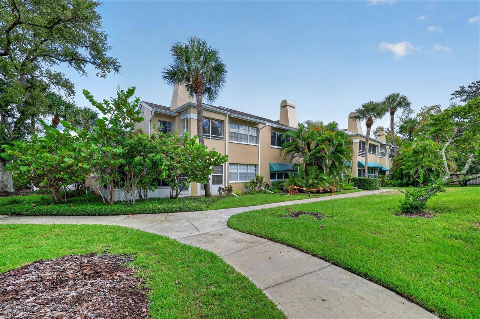 8352 MEADOWBROOK DR #10, Seminole, FL 33777