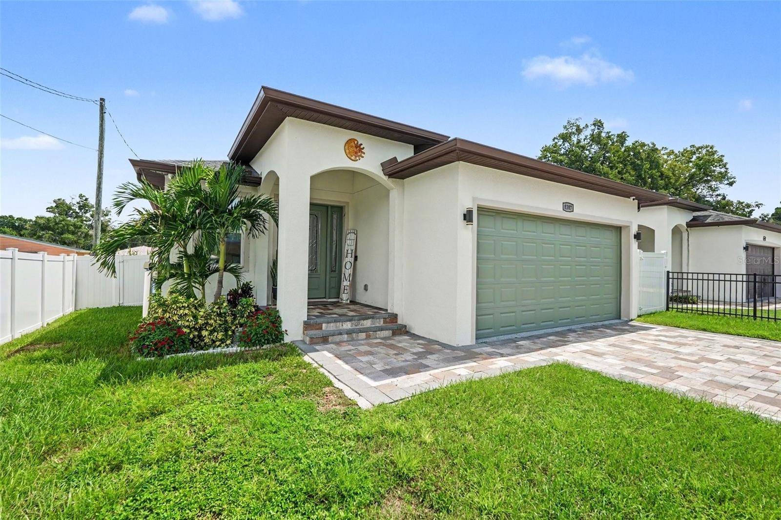 8307 N GOMEZ AVE, Tampa, FL 33614