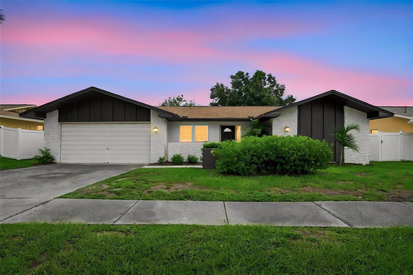203 HILLCREST DR, Safety Harbor, FL 34695