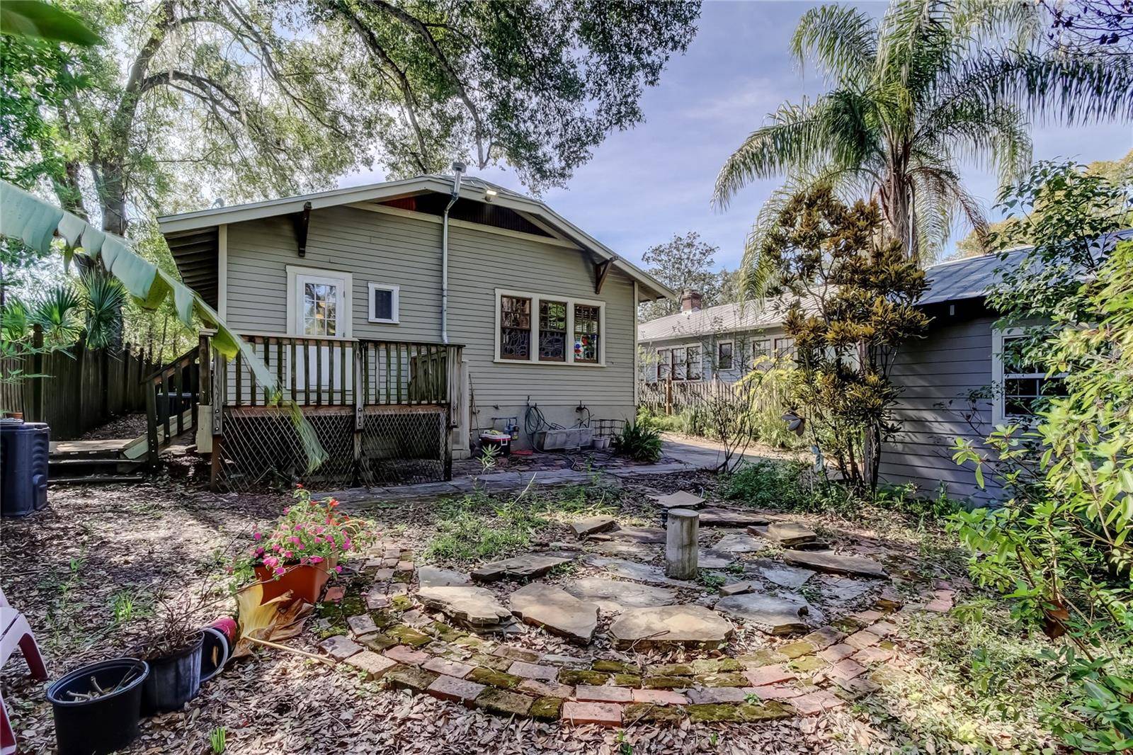 1004 E CRENSHAW ST, Tampa, FL 33604