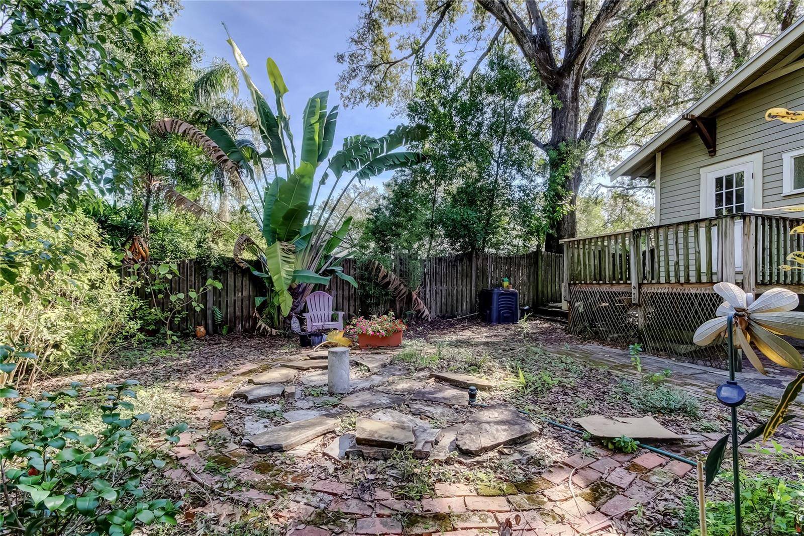 1004 E CRENSHAW ST, Tampa, FL 33604