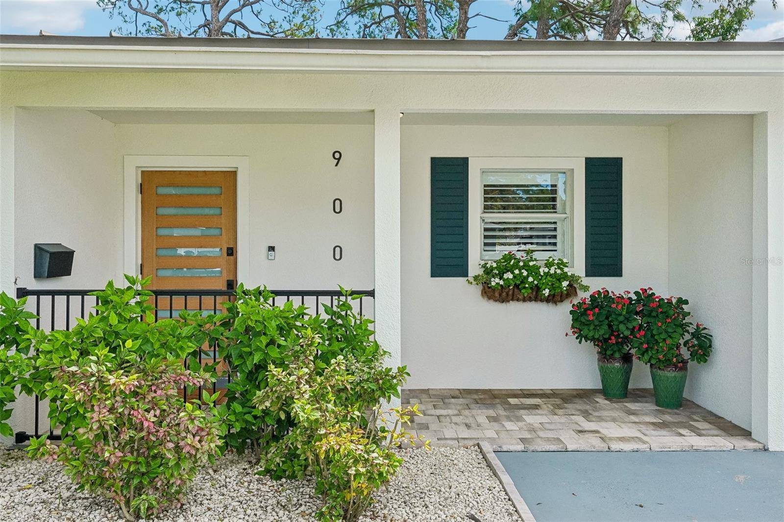 9001 BAY ST NE, St Petersburg, FL 33702