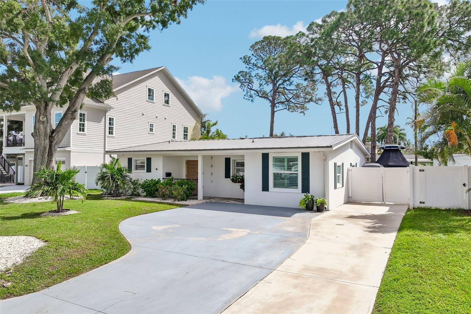 9001 BAY ST NE, St Petersburg, FL 33702