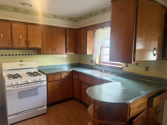 9426 S Avers AVE, Evergreen Park, IL 60805