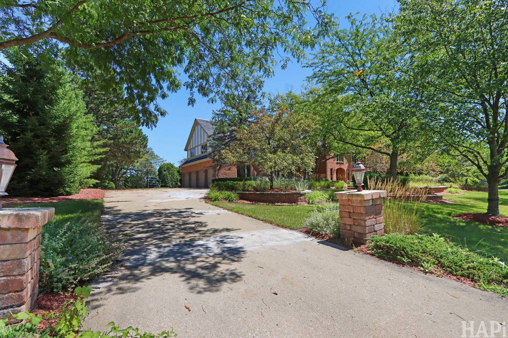 35 Revere DR, South Barrington, IL 60010
