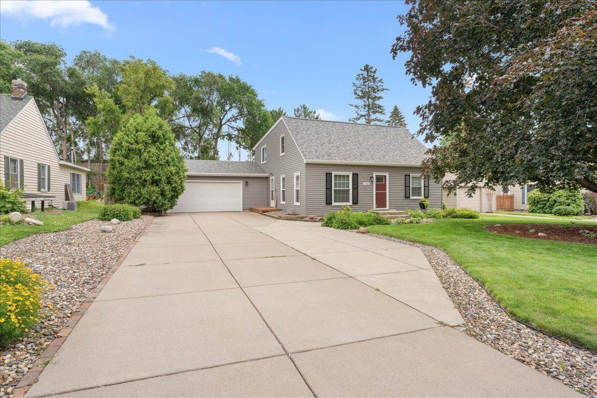 198 Ferndale ST N, Maplewood, MN 55119