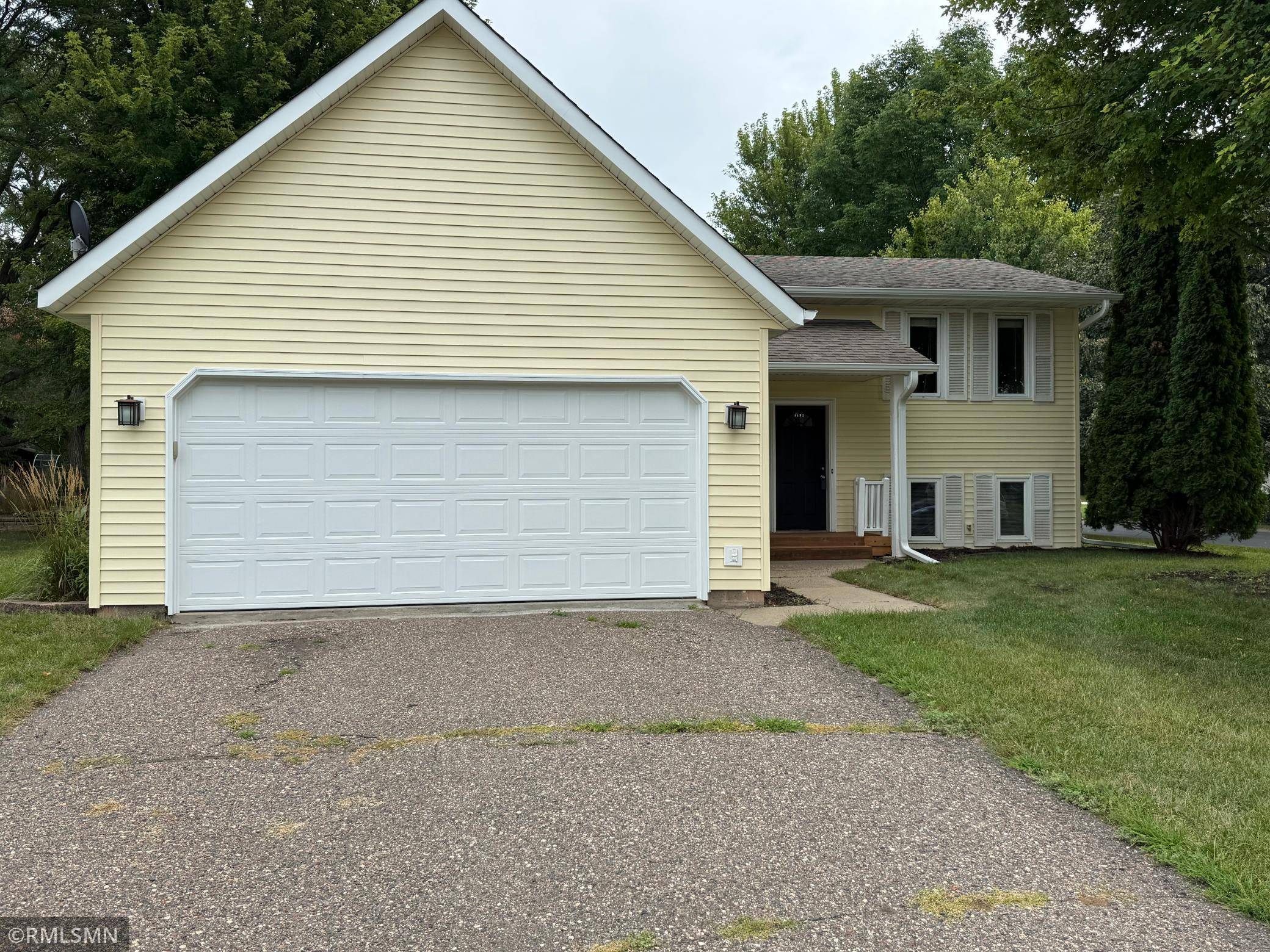 3888 Gibraltar TRL, Eagan, MN 55123