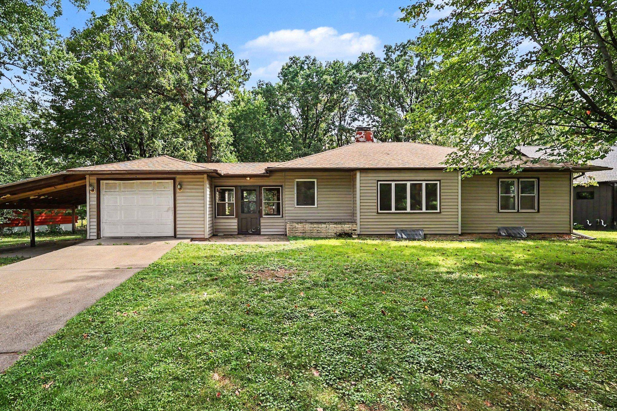 1440 Harmony DR, Saint Paul, MN 55115