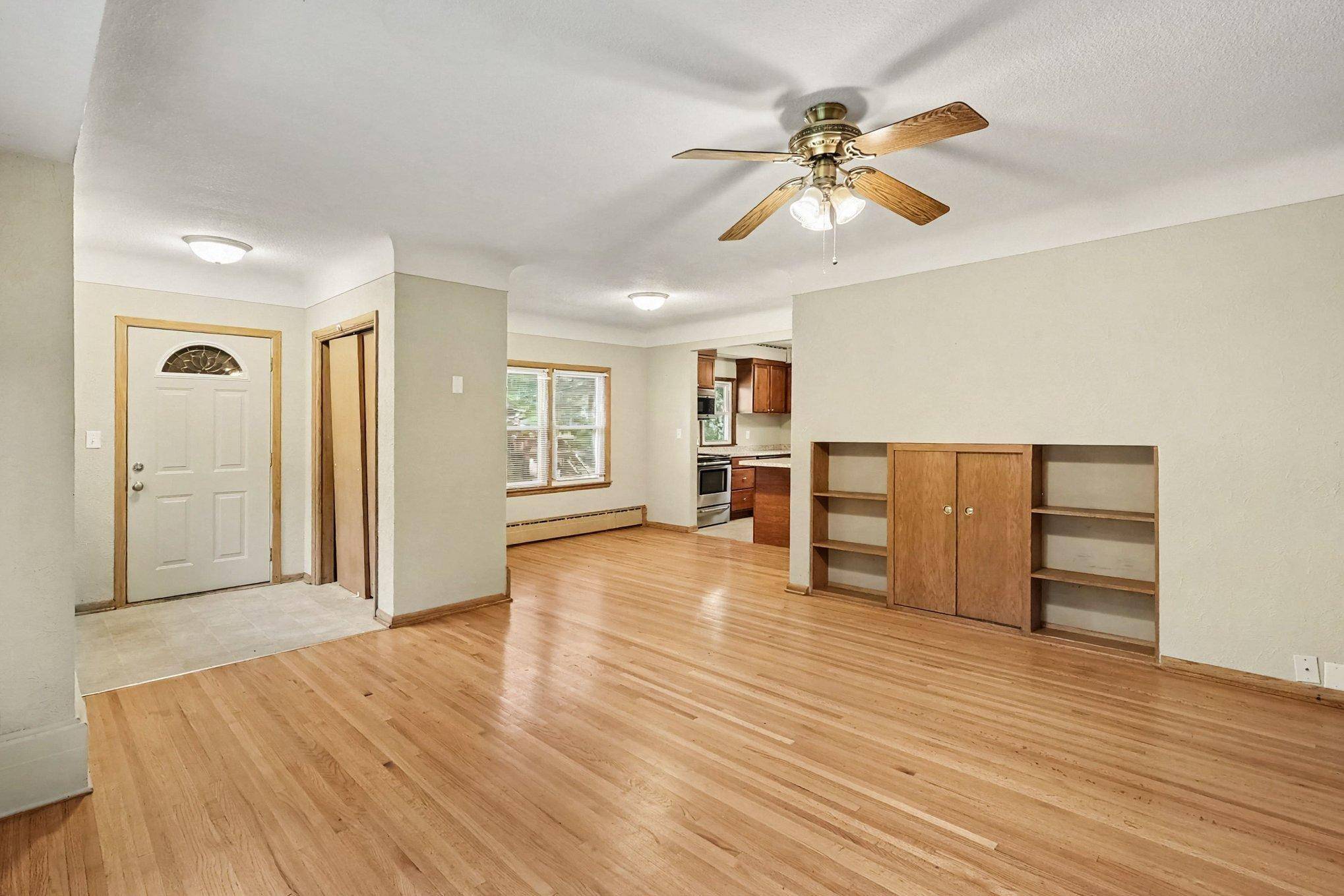 1440 Harmony DR, Saint Paul, MN 55115