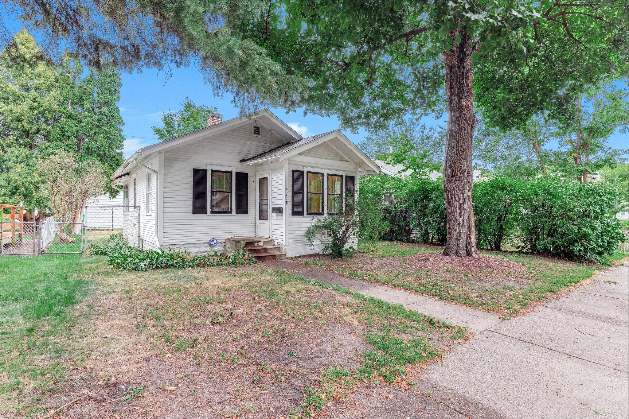 4718 Dupont AVE N, Minneapolis, MN 55430