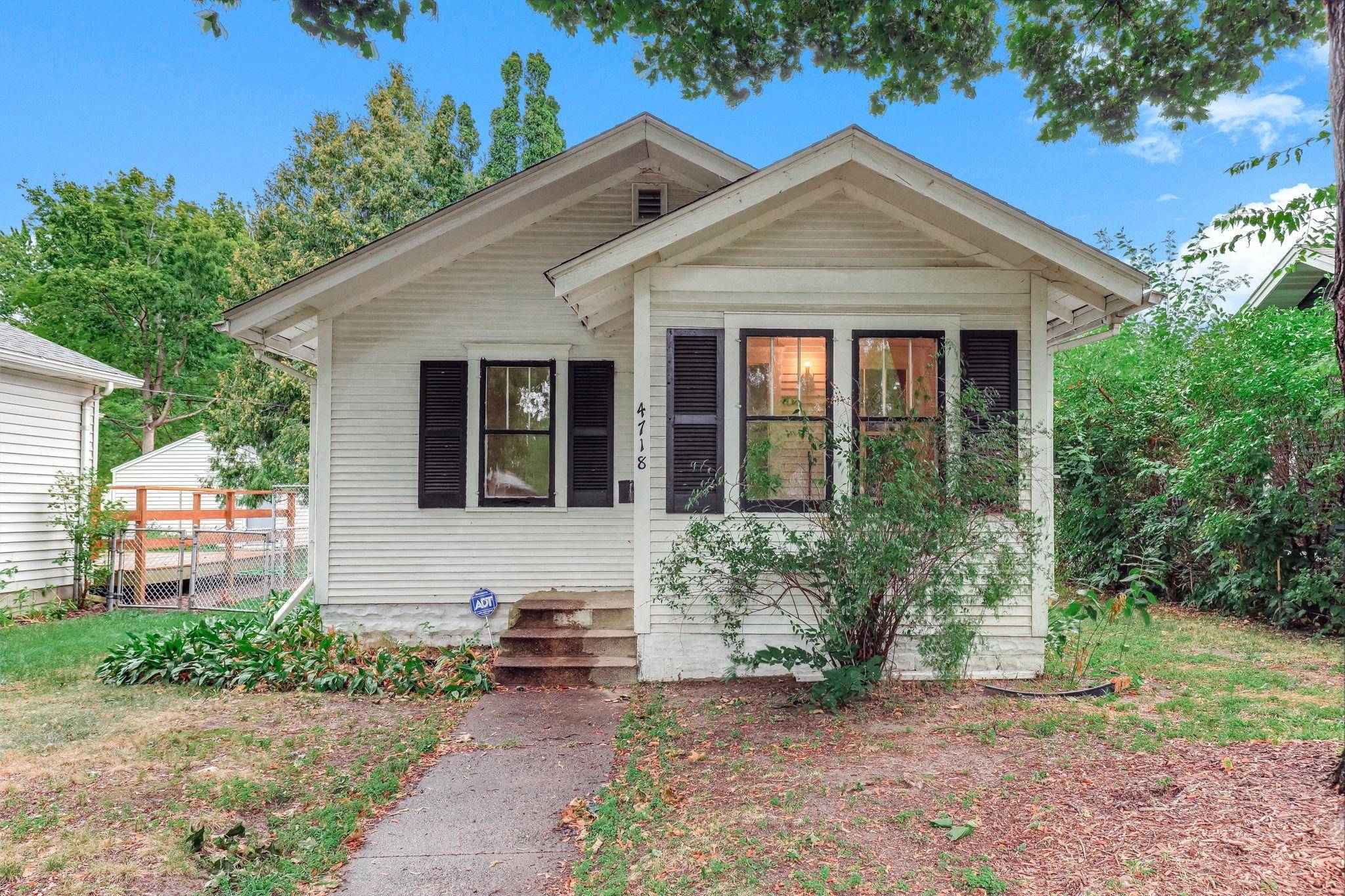 4718 Dupont AVE N, Minneapolis, MN 55430
