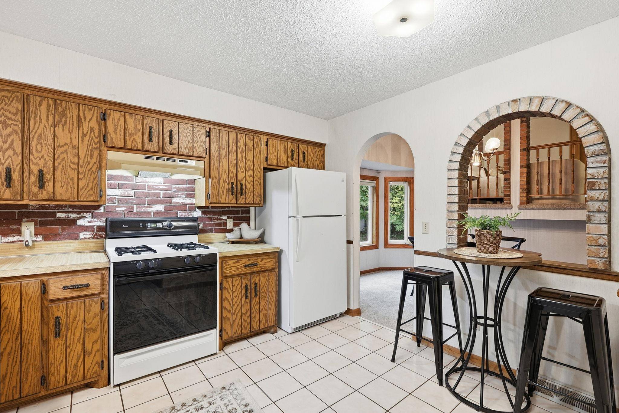 9974 Hemlock WAY, Maple Grove, MN 55369