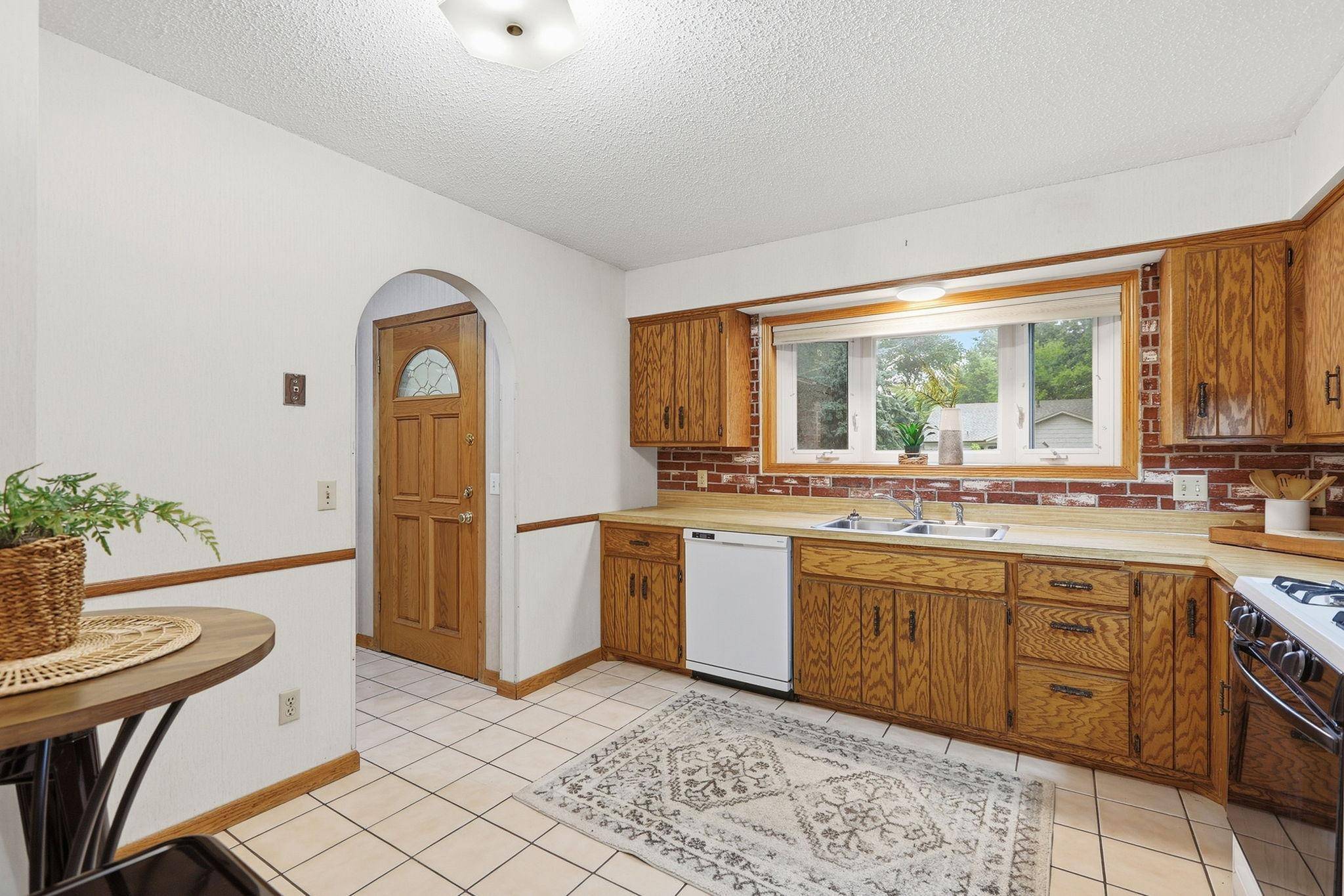 9974 Hemlock WAY, Maple Grove, MN 55369