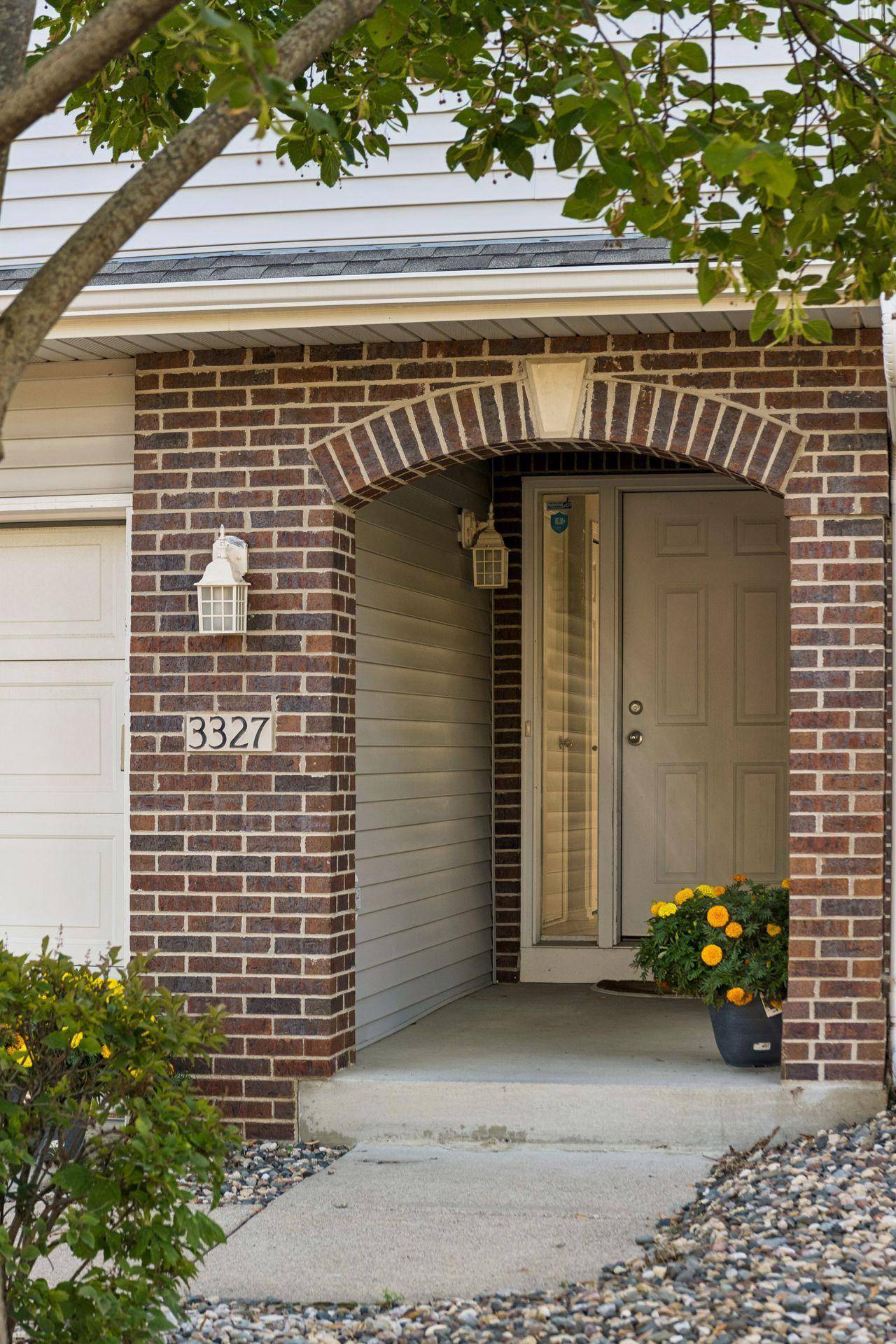 3327 Glynwater TRL NW, Prior Lake, MN 55372