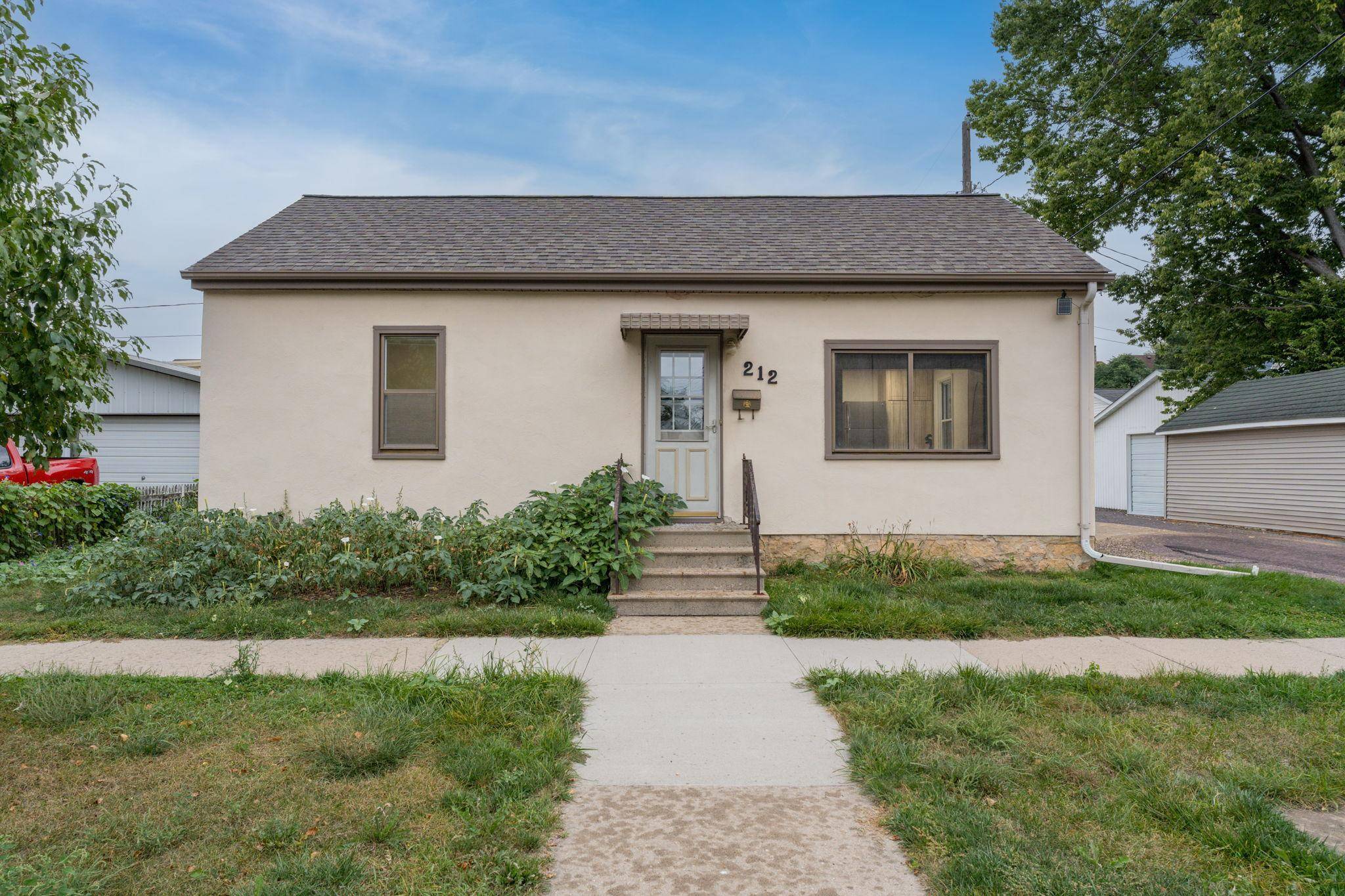212 E Rock ST, Mankato, MN 56001