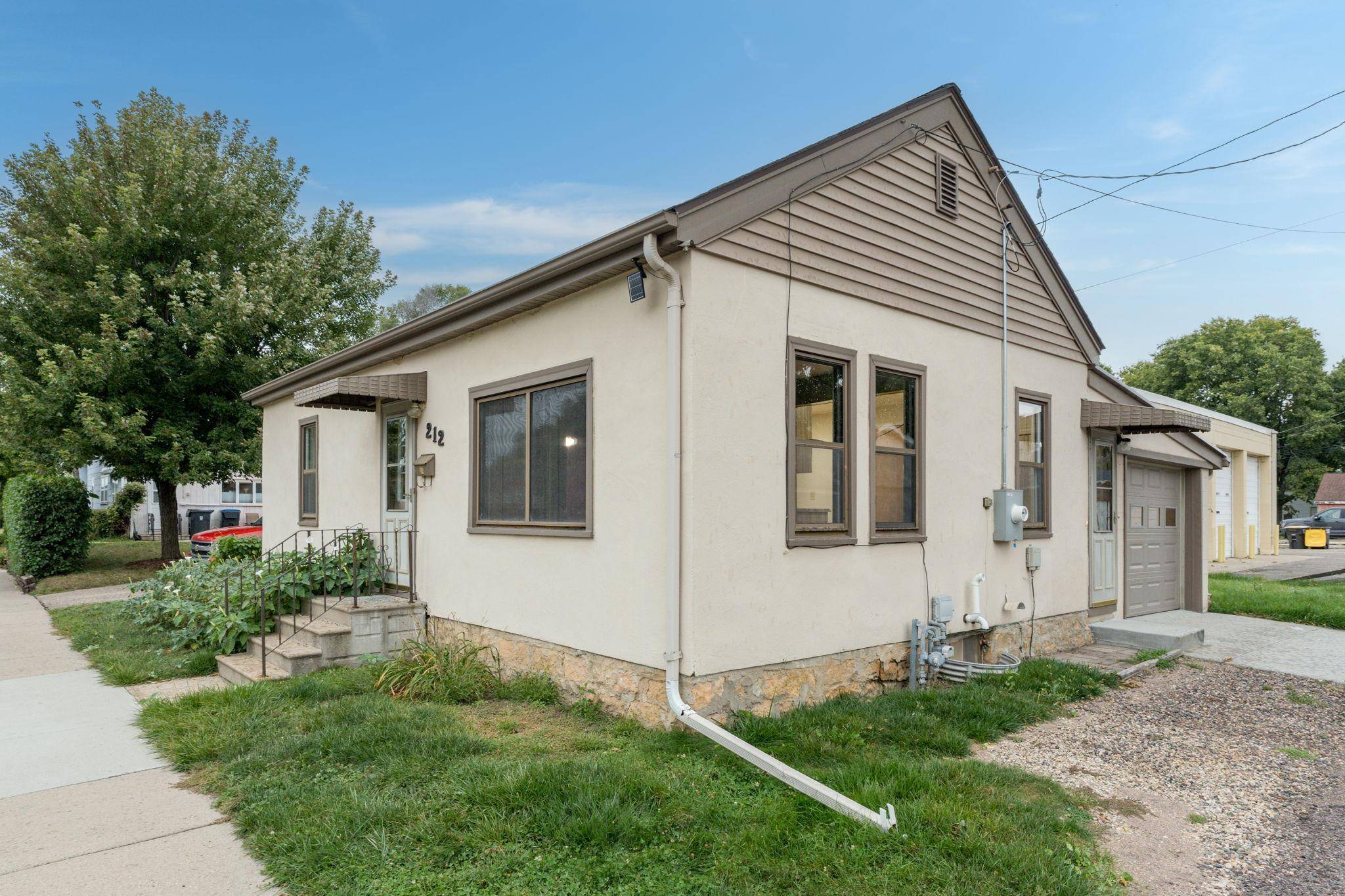 212 E Rock ST, Mankato, MN 56001