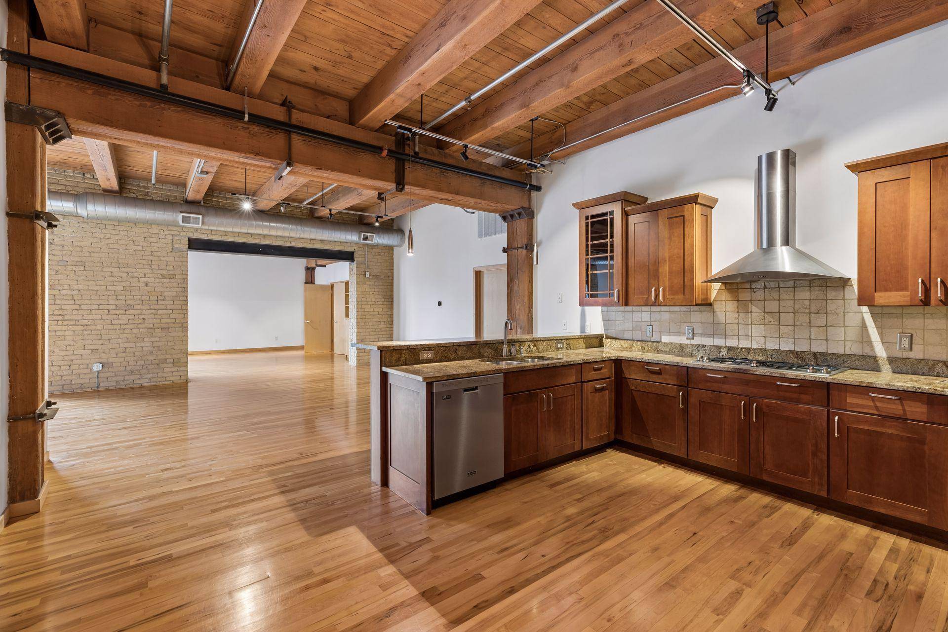 607 Washington AVE S #303, Minneapolis, MN 55415