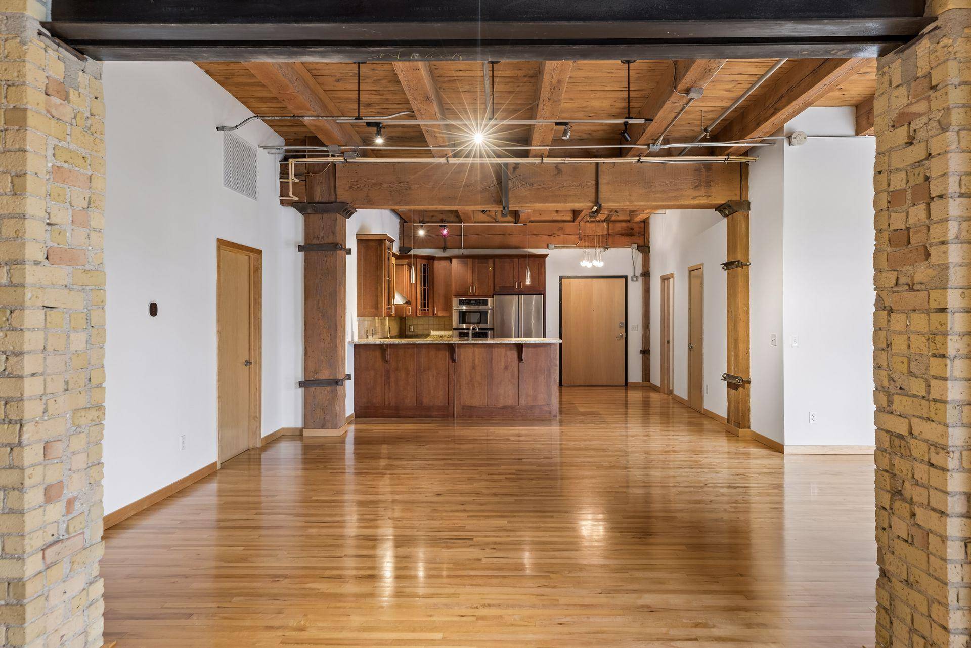 607 Washington AVE S #303, Minneapolis, MN 55415