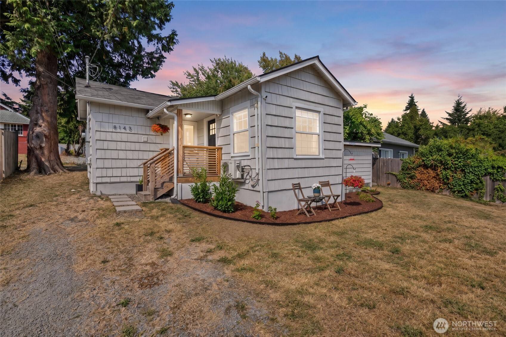 8143 10th AVE SW, Seattle, WA 98106