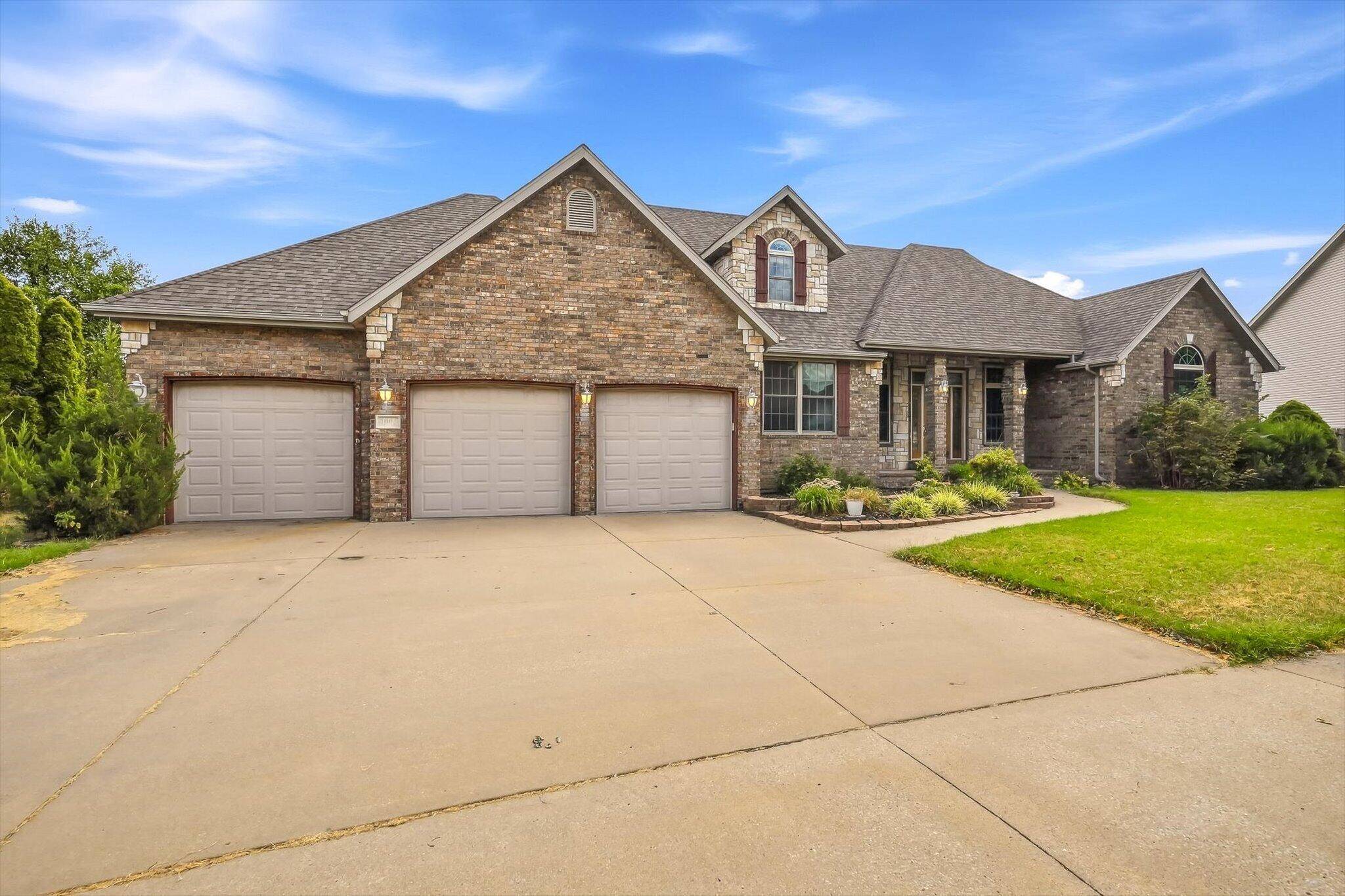 1002 E Rachael DR, Republic, MO 65738