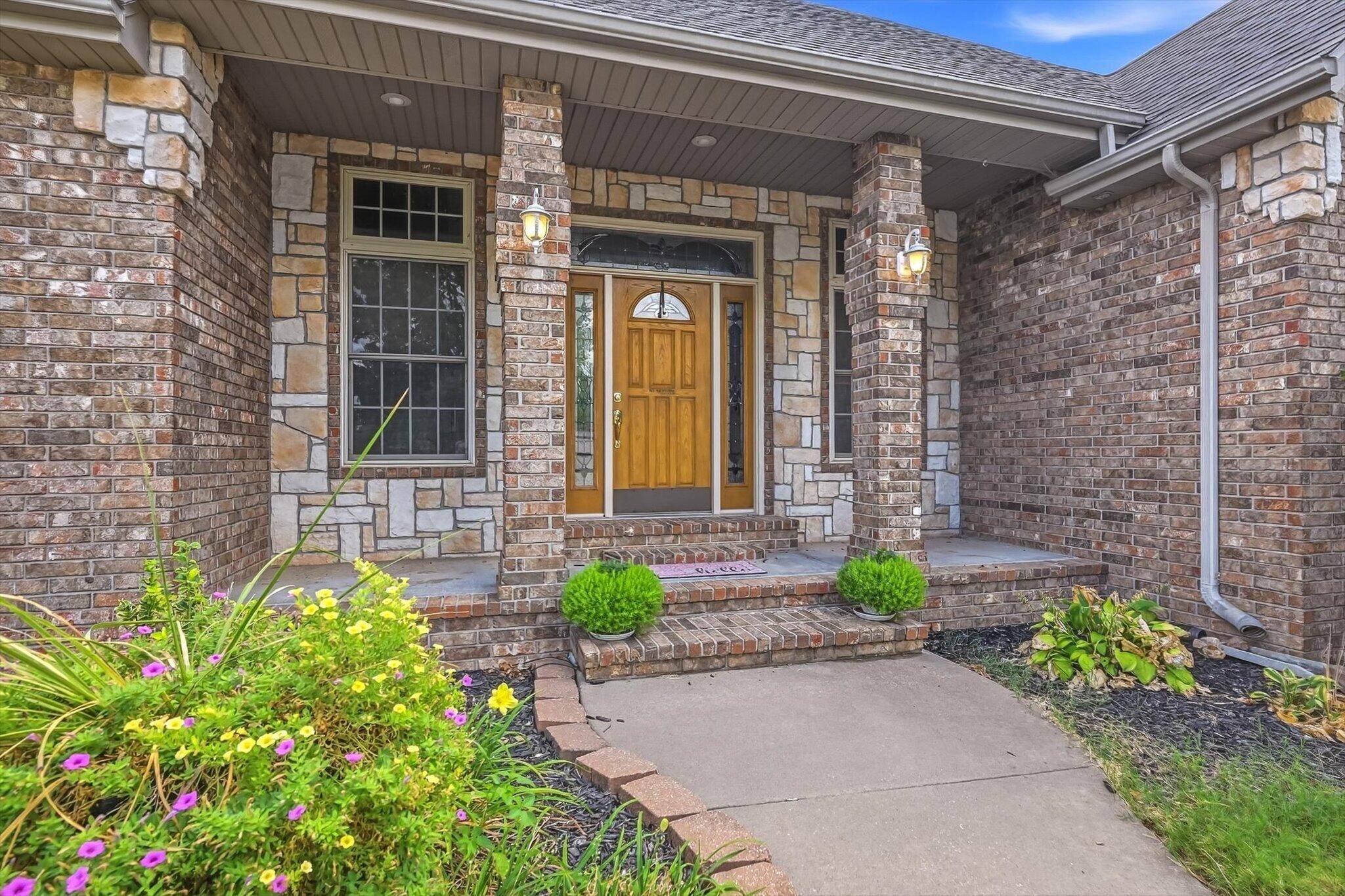 1002 E Rachael DR, Republic, MO 65738