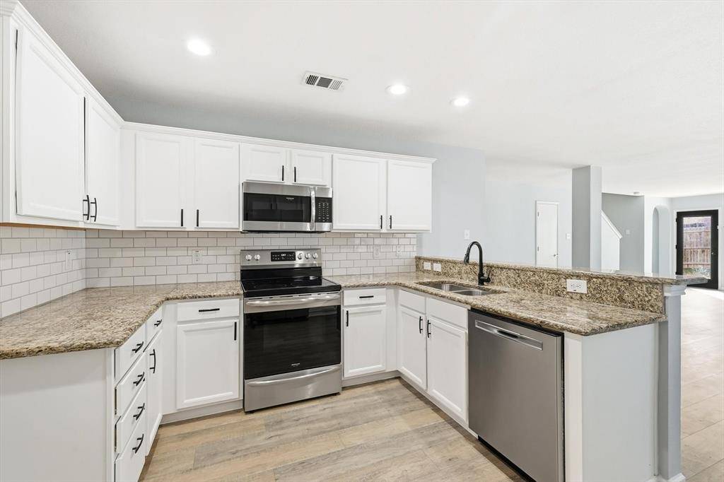 10733 Kittering Trail, Fort Worth, TX 76052