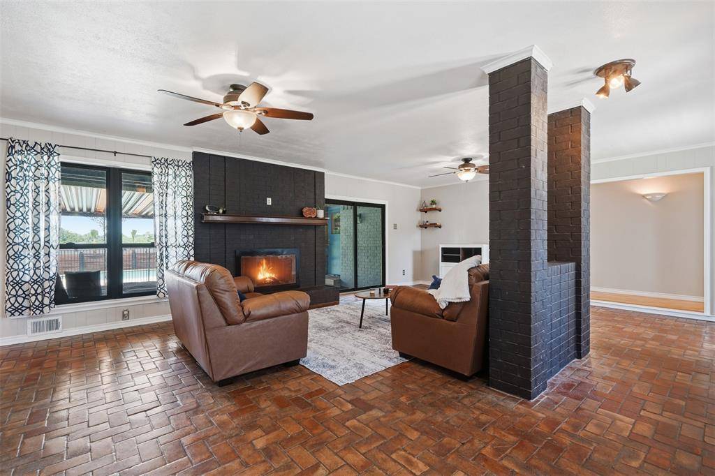 1613 Iroquois Drive, Garland, TX 75043