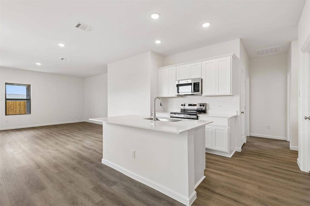 859 Hillcrest Boulevard, Princeton, TX 75407