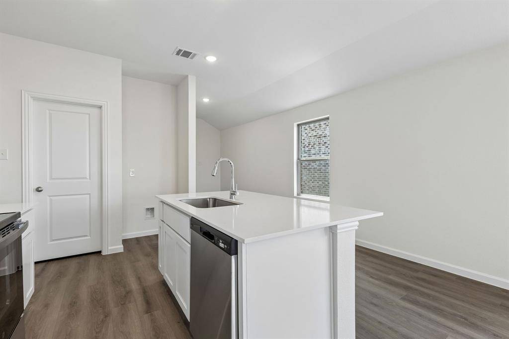 859 Hillcrest Boulevard, Princeton, TX 75407