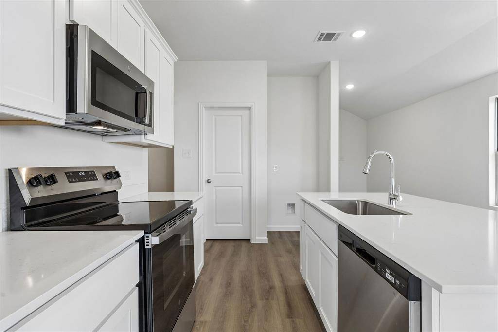 859 Hillcrest Boulevard, Princeton, TX 75407
