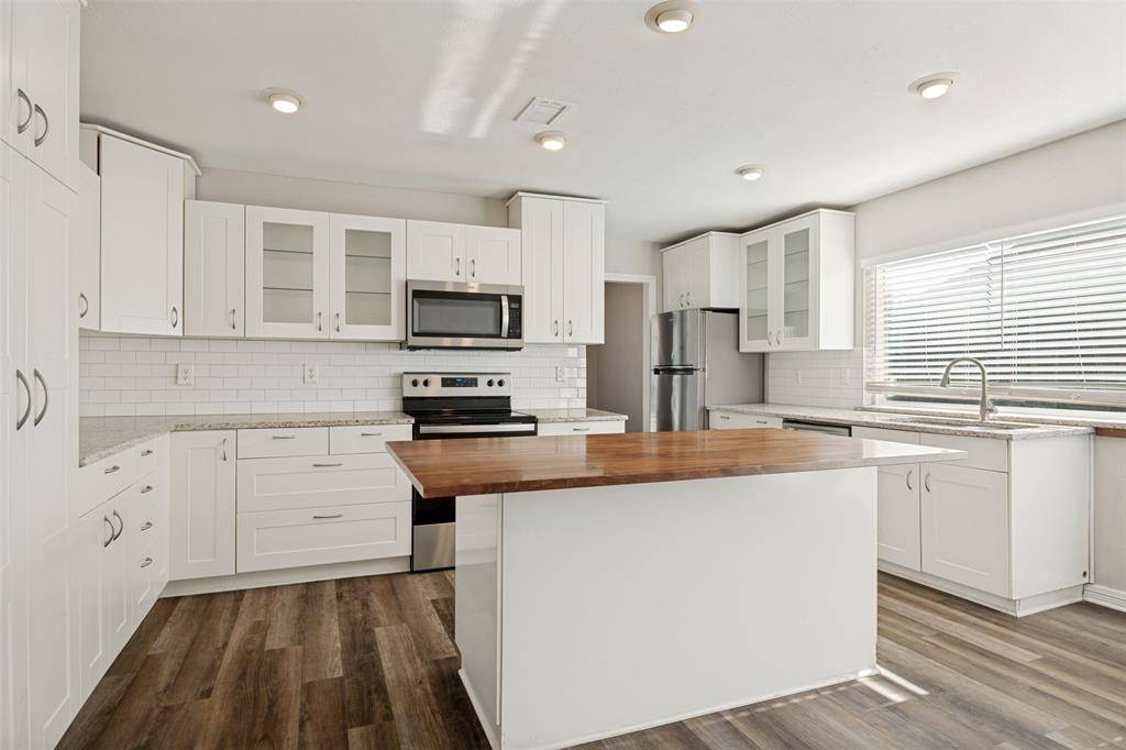 8914 Vernon Drive, Rowlett, TX 75088