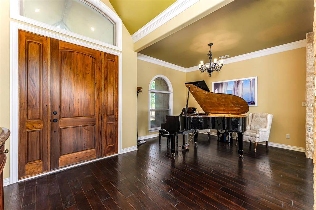 223 E Bay Drive, Bridgeport, TX 76426
