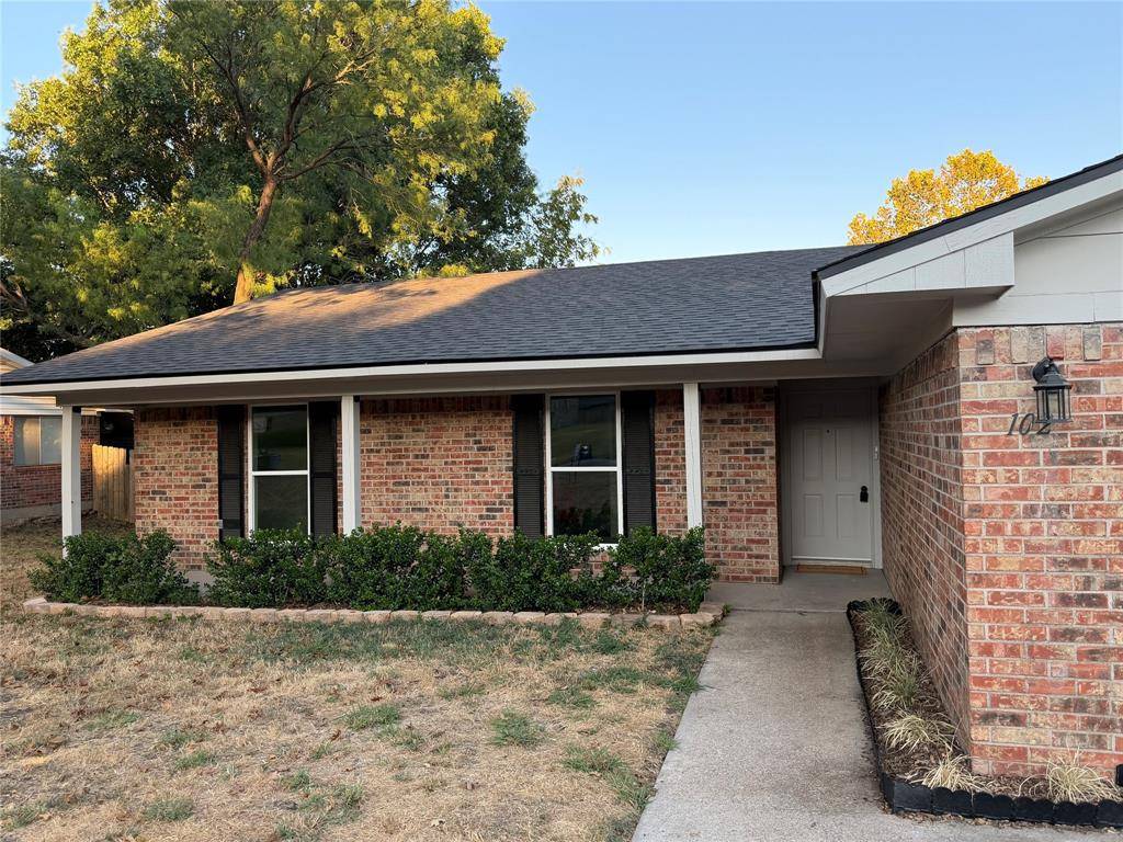 102 S Sendero Drive, Decatur, TX 76234