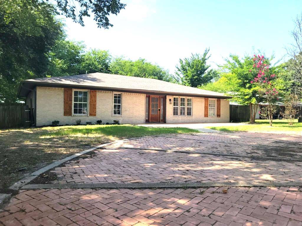 103 W Cayuga Drive, Athens, TX 75751